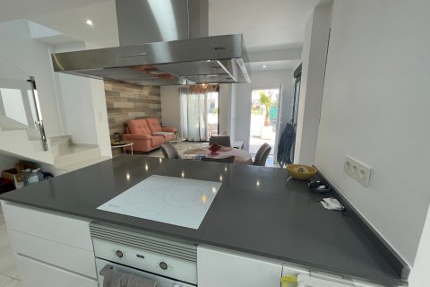 Huvila myytävänä Benijofar, Alicante, Espanja, 3 makuuhuonetta, 116 m2 No. 161075 - kuva 4