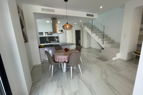 Huvila myytävänä Benijofar, Alicante, Espanja, 3 makuuhuonetta, 116 m2 No. 161075 - kuva 13