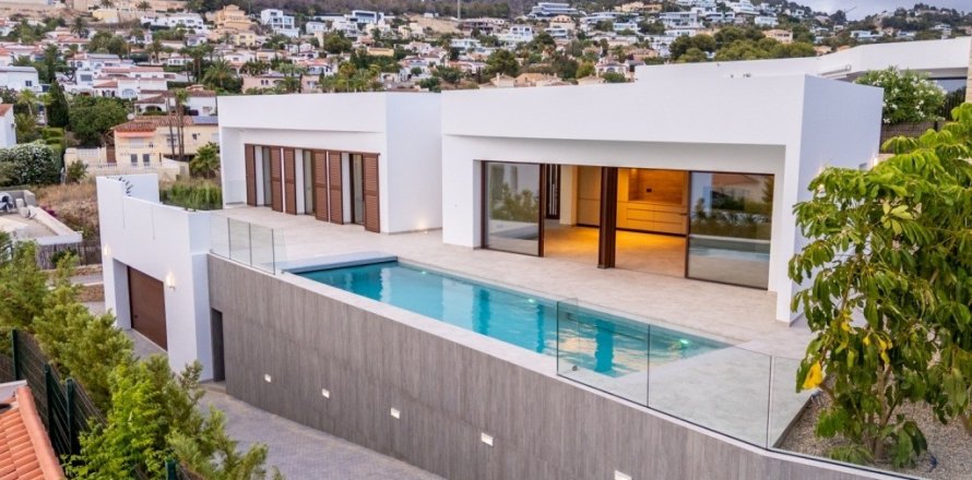 Villa in Benissa, Alicante, Spain 4 bedrooms, 377 sq.m. No. 143216