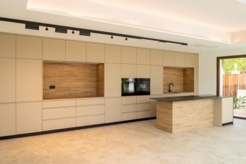 Villa for sale in Benissa, Alicante, Spain 4 bedrooms, 377 sq.m. No. 143216 - photo 7