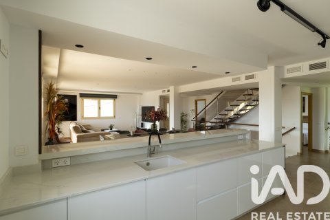 Casa a Calp, Alicante, Spagna 6 camere da letto, 436 mq. N° 172860