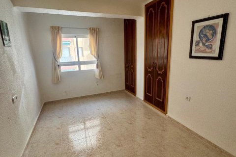 Apartment à vendre à Torrevieja, Alicante, Espagne, 4 chambres, 127 m2 No. 165855 - photo 13