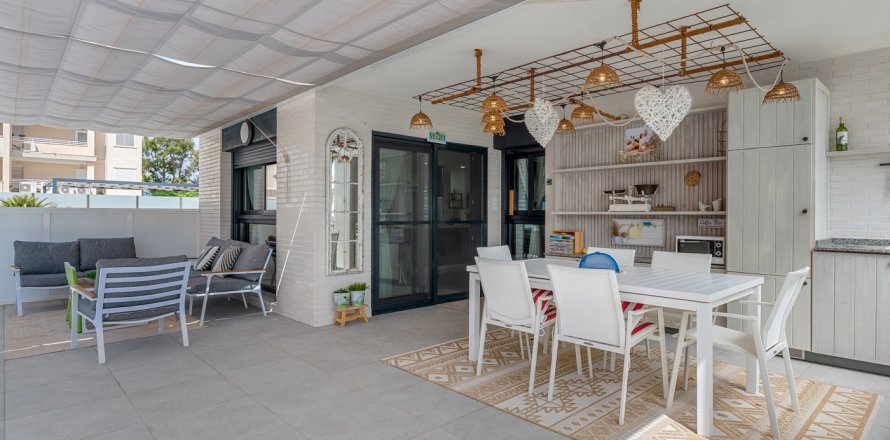Apartamento en Guardamar del Segura, Alicante, España 3 dormitorios, 108 m2 No. 193387