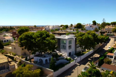 Townhouse zum Verkauf in Torrevieja, Alicante, Spanien 6 Schlafzimmer, 286 m2 Nr. 140346 - Foto 1