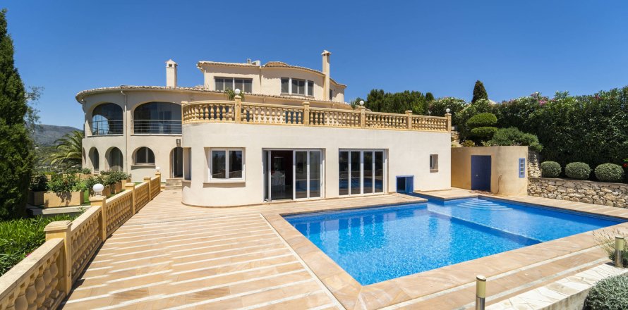 Radhus i Calpe, Alicante, Spanien 6 sovrum, 2600 kvm. Nr. 140347