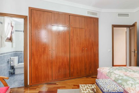 Dzīvoklis pārdošanā Sevilla, Seville, Spānijā 4 istabas, 164 m2 Nr. 119632 - attēls 11
