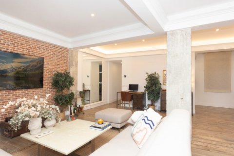 Продажа квартиры Мадрид, Испания 2 спальни, 157м2 №119635 - фото 6
