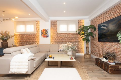 Продажа квартиры Мадрид, Испания 2 спальни, 157м2 №119635 - фото 2