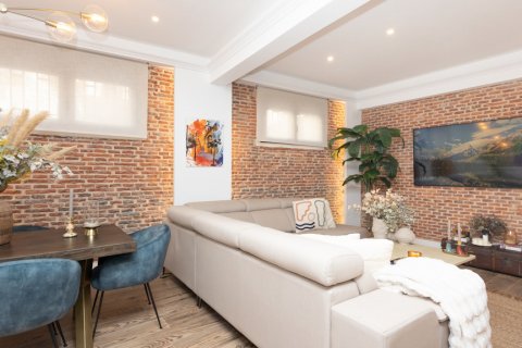 Продажа квартиры Мадрид, Испания 2 спальни, 157м2 №119635 - фото 3