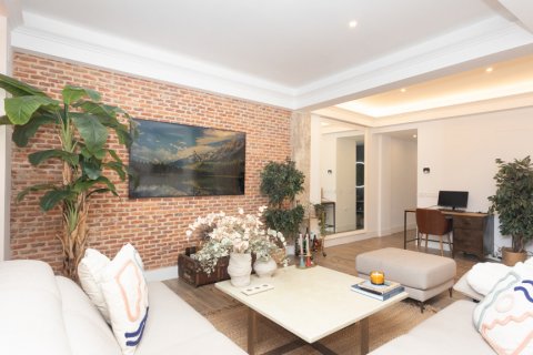 Продажа квартиры Мадрид, Испания 2 спальни, 157м2 №119635 - фото 5