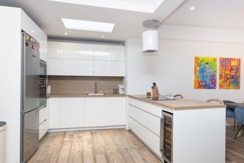 Продажа квартиры Мадрид, Испания 2 спальни, 157м2 №119635 - фото 9