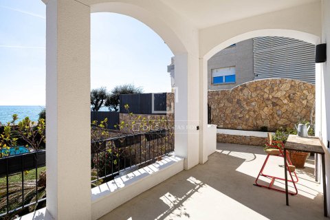 Huvila vuokrattavana Caldes d'Estrac, Barcelona, Espanja, 7 makuuhuonetta, 443 m2 No. 192861 - kuva 15