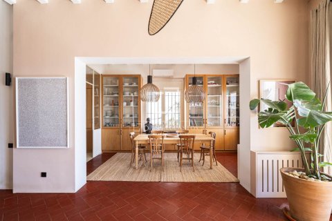 Huvila vuokrattavana Caldes d'Estrac, Barcelona, Espanja, 7 makuuhuonetta, 443 m2 No. 192861 - kuva 9