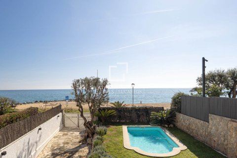 Huvila vuokrattavana Caldes d'Estrac, Barcelona, Espanja, 7 makuuhuonetta, 443 m2 No. 192861 - kuva 16