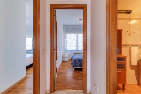 Huoneisto vuokrattavana Barcelona, Espanja, 4 makuuhuonetta, 86 m2 No. 192863 - kuva 29