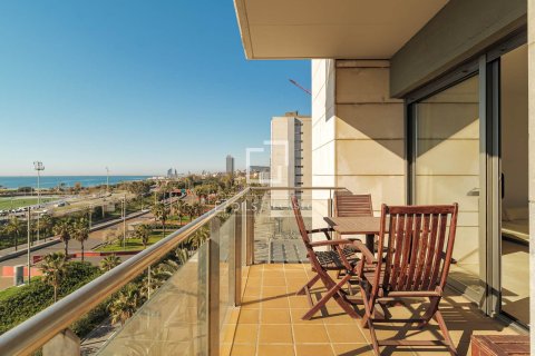 Huoneisto vuokrattavana Barcelona, Espanja, 4 makuuhuonetta, 86 m2 No. 192863 - kuva 2