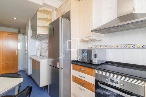 Huoneisto vuokrattavana Barcelona, Espanja, 4 makuuhuonetta, 86 m2 No. 192863 - kuva 18