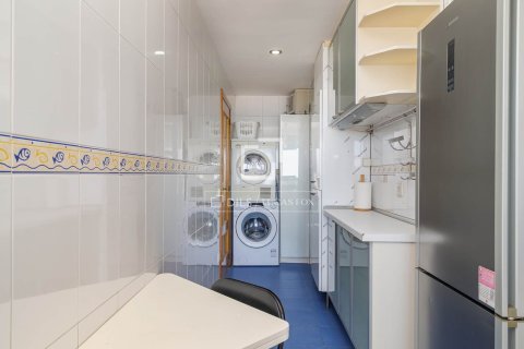 Huoneisto vuokrattavana Barcelona, Espanja, 4 makuuhuonetta, 86 m2 No. 192863 - kuva 17