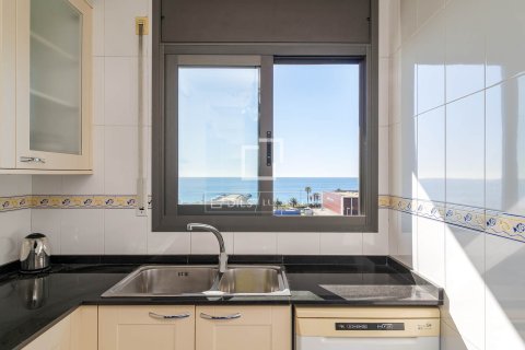 Huoneisto vuokrattavana Barcelona, Espanja, 4 makuuhuonetta, 86 m2 No. 192863 - kuva 16