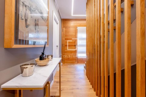 Huvila vuokrattavana Esplugues de Llobregat, Barcelona, Espanja, 3 makuuhuonetta, 280 m2 No. 192862 - kuva 13