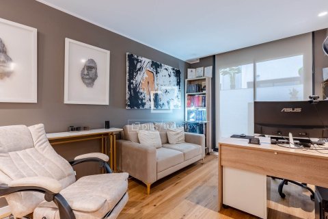 Huvila vuokrattavana Esplugues de Llobregat, Barcelona, Espanja, 3 makuuhuonetta, 280 m2 No. 192862 - kuva 24
