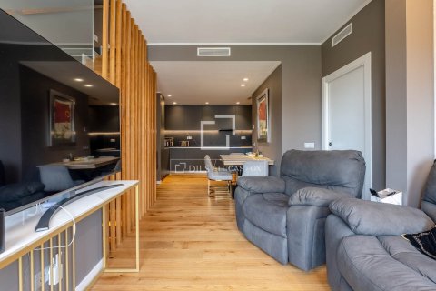 Huvila vuokrattavana Esplugues de Llobregat, Barcelona, Espanja, 3 makuuhuonetta, 280 m2 No. 192862 - kuva 4