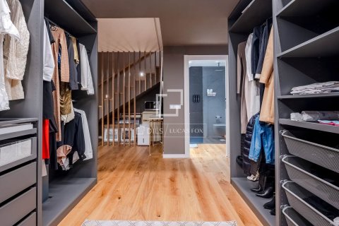 Huvila vuokrattavana Esplugues de Llobregat, Barcelona, Espanja, 3 makuuhuonetta, 280 m2 No. 192862 - kuva 23