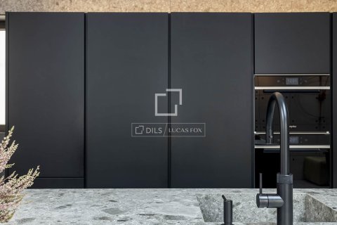 Huoneisto vuokrattavana Barcelona, Espanja, 2 makuuhuonetta, 150 m2 No. 192864 - kuva 14