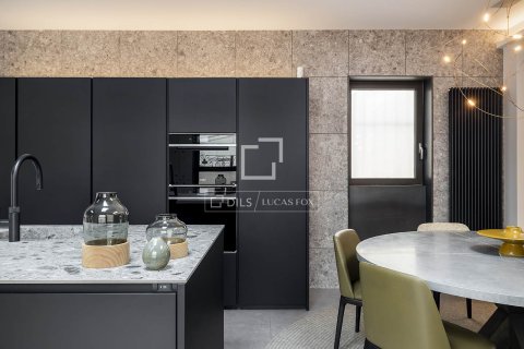Huoneisto vuokrattavana Barcelona, Espanja, 2 makuuhuonetta, 150 m2 No. 192864 - kuva 13