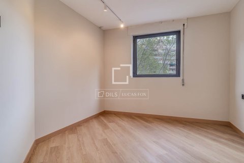 Huoneisto vuokrattavana Barcelona, Espanja, 5 makuuhuonetta, 225 m2 No. 192866 - kuva 12