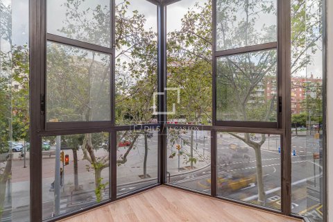 Huoneisto vuokrattavana Barcelona, Espanja, 5 makuuhuonetta, 225 m2 No. 192866 - kuva 18