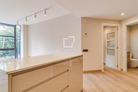 Huoneisto vuokrattavana Barcelona, Espanja, 5 makuuhuonetta, 225 m2 No. 192866 - kuva 29