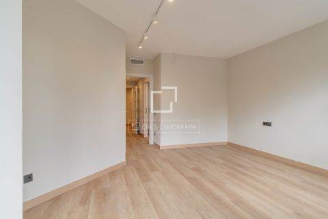 Huoneisto vuokrattavana Barcelona, Espanja, 5 makuuhuonetta, 225 m2 No. 192866 - kuva 19