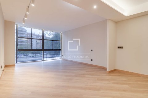 Huoneisto Barcelona, Espanja 5 makuuhuonetta, 225 m2 No. 192866