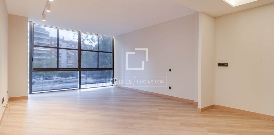 Huoneisto Barcelona, Espanja 5 makuuhuonetta, 225 m2 No. 192866