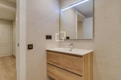 Huoneisto vuokrattavana Barcelona, Espanja, 5 makuuhuonetta, 225 m2 No. 192866 - kuva 10
