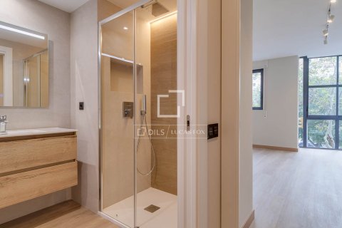 Huoneisto vuokrattavana Barcelona, Espanja, 5 makuuhuonetta, 225 m2 No. 192866 - kuva 13