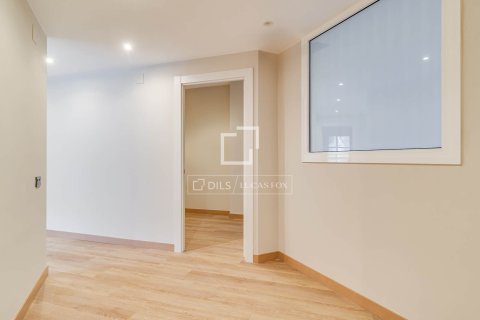 Huoneisto vuokrattavana Barcelona, Espanja, 5 makuuhuonetta, 225 m2 No. 192866 - kuva 22