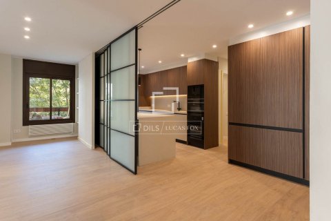 Huoneisto vuokrattavana Barcelona, Espanja, 5 makuuhuonetta, 230 m2 No. 192860 - kuva 10