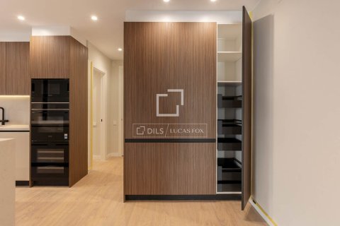 Huoneisto vuokrattavana Barcelona, Espanja, 5 makuuhuonetta, 230 m2 No. 192860 - kuva 7