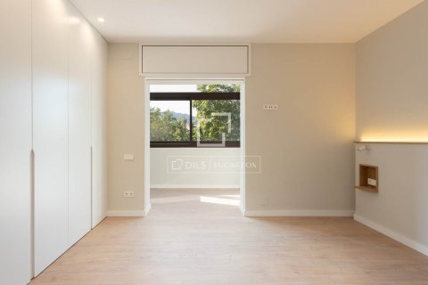 Huoneisto vuokrattavana Barcelona, Espanja, 5 makuuhuonetta, 230 m2 No. 192860 - kuva 20