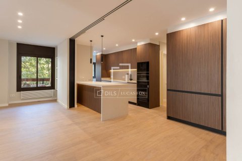 Huoneisto vuokrattavana Barcelona, Espanja, 5 makuuhuonetta, 230 m2 No. 192860 - kuva 9