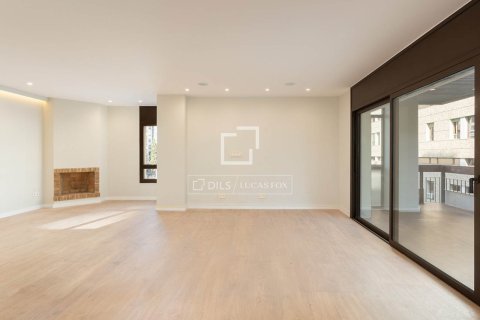 Huoneisto vuokrattavana Barcelona, Espanja, 5 makuuhuonetta, 230 m2 No. 192860 - kuva 2