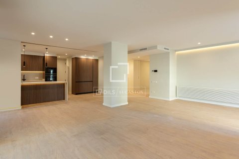 Huoneisto vuokrattavana Barcelona, Espanja, 5 makuuhuonetta, 230 m2 No. 192860 - kuva 3