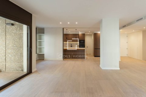 Huoneisto vuokrattavana Barcelona, Espanja, 5 makuuhuonetta, 230 m2 No. 192860 - kuva 5