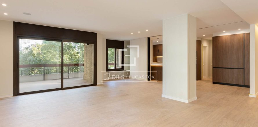 Huoneisto Barcelona, Espanja 5 makuuhuonetta, 230 m2 No. 192860