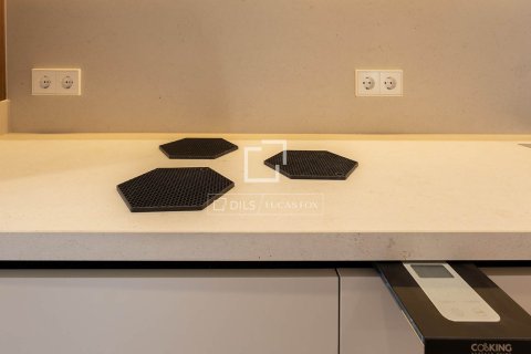 Huoneisto vuokrattavana Barcelona, Espanja, 5 makuuhuonetta, 230 m2 No. 192860 - kuva 14