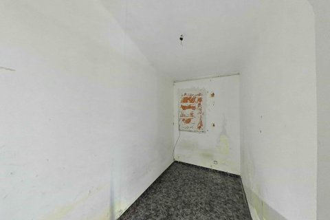 Apartamento en venta en Sant Boi de Llobregat, Barcelona, España 3 dormitorios, 67 m2 No. 191598 - foto 9