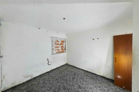 Apartamento en venta en Sant Boi de Llobregat, Barcelona, España 3 dormitorios, 67 m2 No. 191598 - foto 15