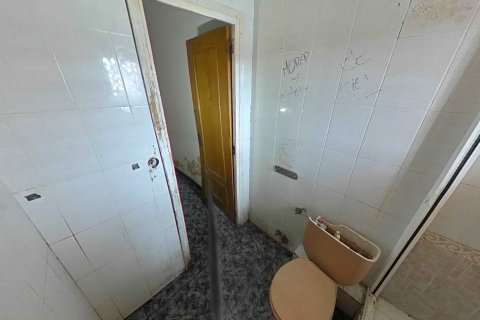 Apartamento en venta en Sant Boi de Llobregat, Barcelona, España 3 dormitorios, 67 m2 No. 191598 - foto 18